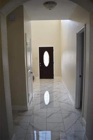 Building Photo - 411 Paddock Ln