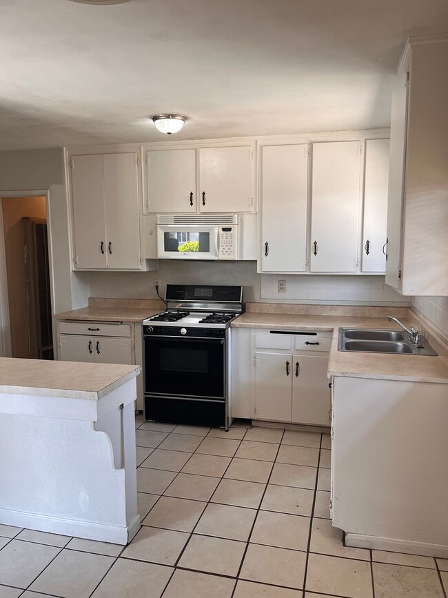 Foto del edificio - MOVE IN SPECIAL $700 OFF 1ST MO RENT