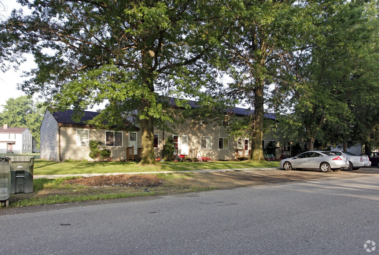 9091 Maple Grove Rd, Windham, OH 44288 Apartments in Windham, OH