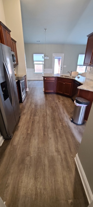 Building Photo - 160 River Glen Dr