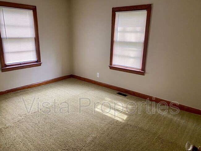 Foto del edificio - 4802 Ranchland Dr