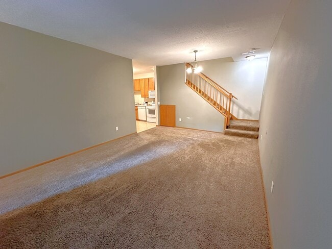 Building Photo - 16 Bridgewater Trail