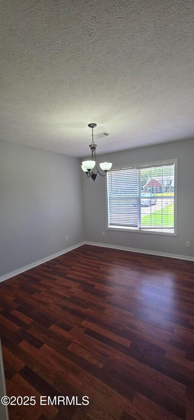 Foto del edificio - 8230 Reservoir Rd