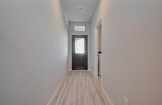 Building Photo - 101 Eliana Shores Dr