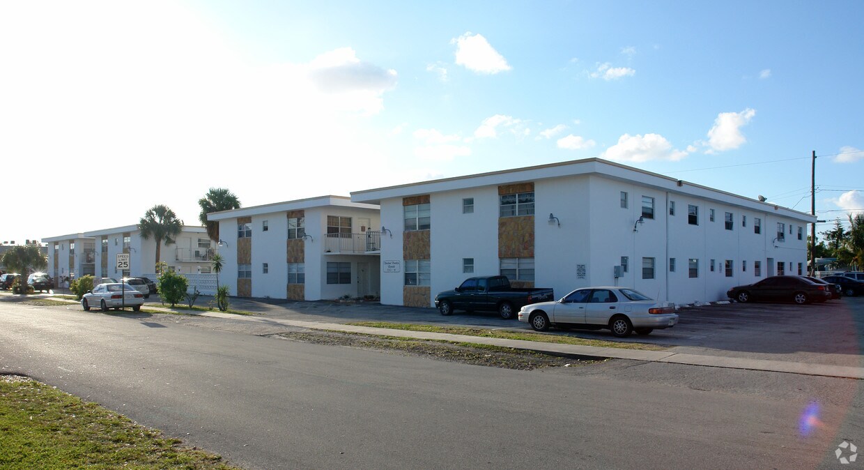 Foto del edificio - Cleveland Paradise Apartments