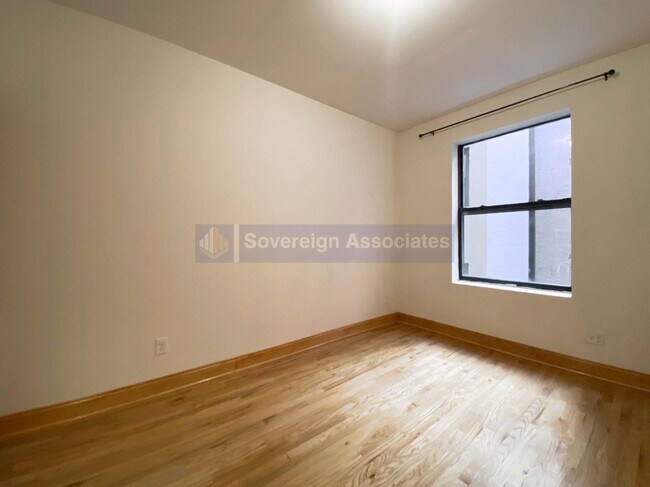 Foto del edificio - 64 West 108th Street