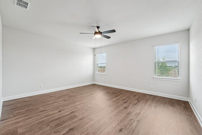 Building Photo - 501 W Luna Blue Ln