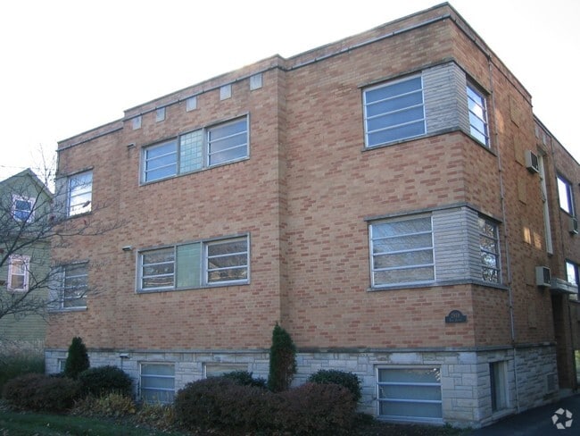 Building Photo - 2819 Erie Ave