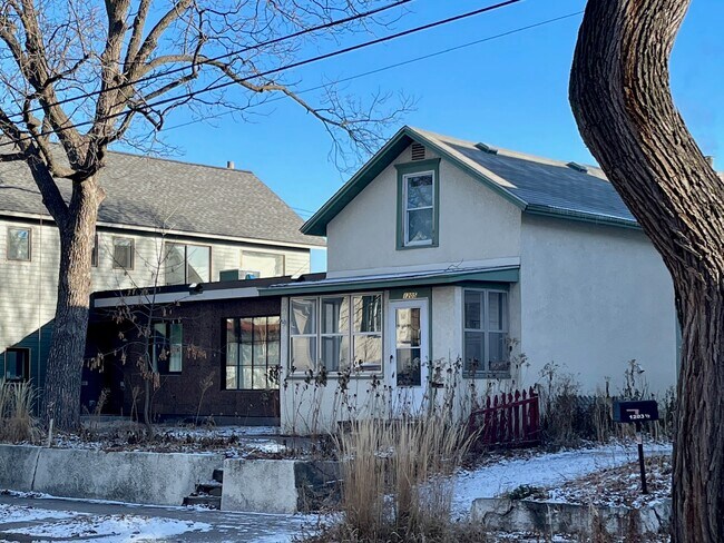 Building Photo - 1205 3rd St NE