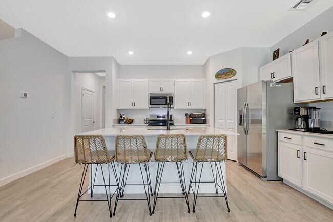 Foto del edificio - 4375 Hammock Grove Dr