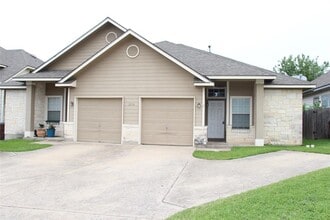 Building Photo - 2838 Southampton Way