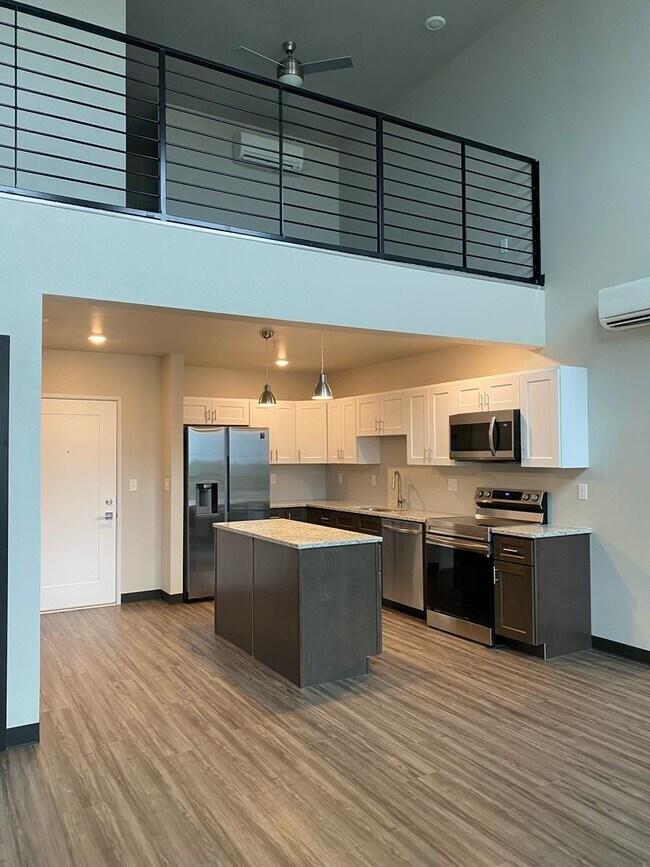 Interior Photo - The New York