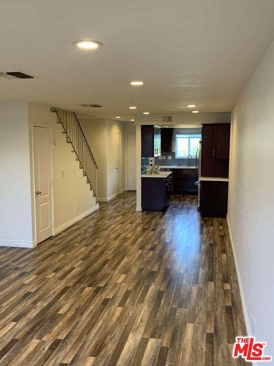 Foto del edificio - 542 N Shelton St