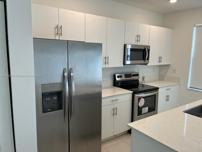 Building Photo - 25556 SW 108th Ave