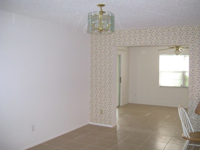 Building Photo - APPLICATION PENDING4 bedroom 2 bath home