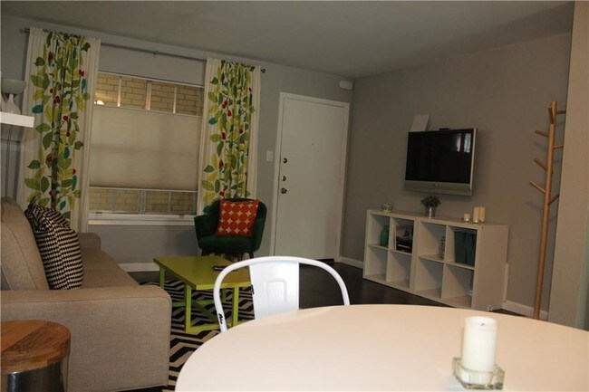 Foto del edificio - 300 Crockett St