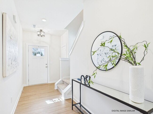 Foto del edificio - Brand New Beautiful Townhome! Small Pets Welcome! Attached Garage!