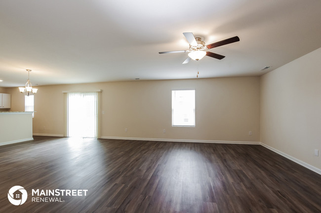 Building Photo - 303 Iron Horse Ln