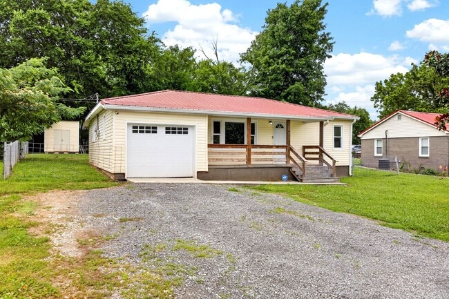 Building Photo - Pet Friendly House
