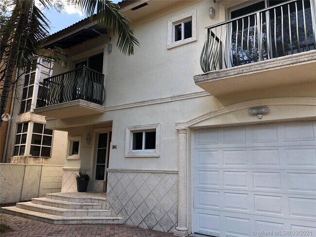 Foto del edificio - 3041 Orange St