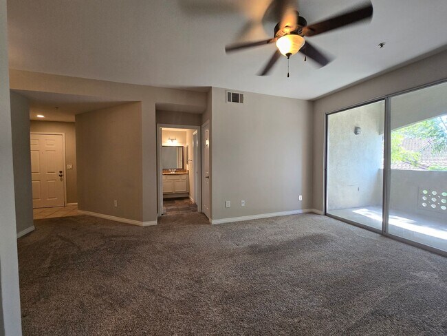 Foto del edificio - CANYON CREST CONDO