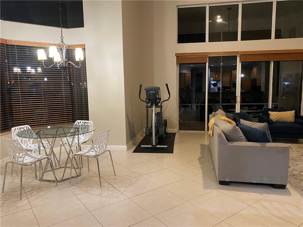 Foto del edificio - 11620 Kensington Ct