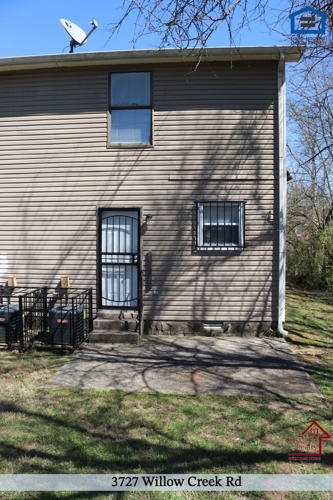 Building Photo - 3725 Willow Creek Rd