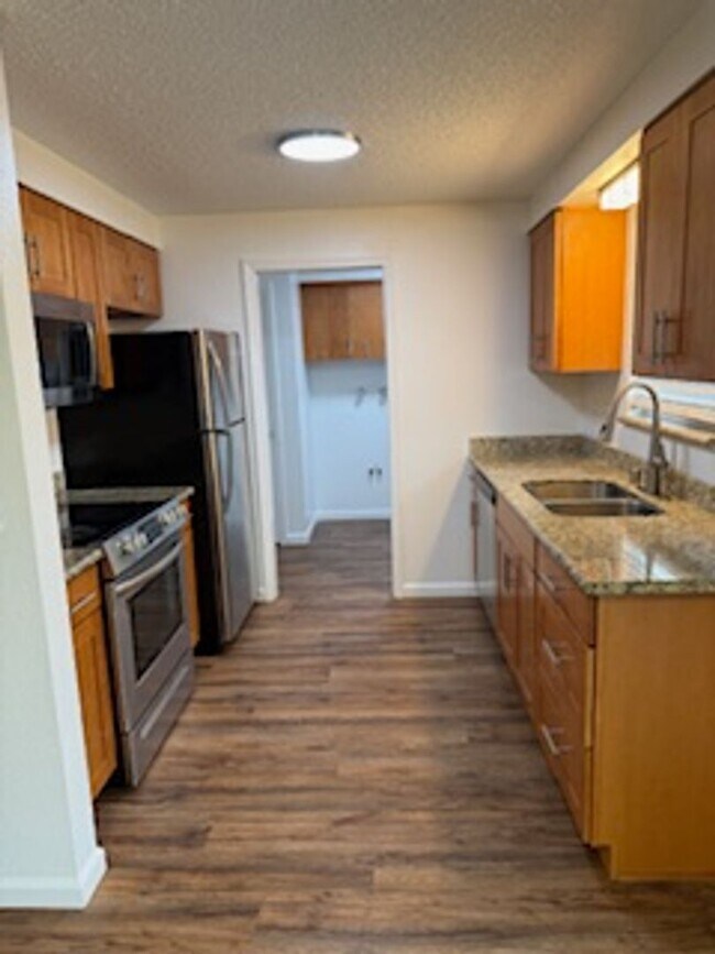 Foto del edificio - 11217-11219 105th Ave SW