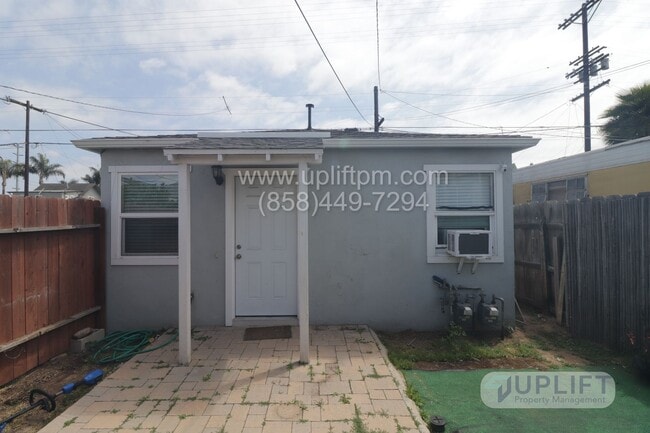 Building Photo - Logan Ave (3123)