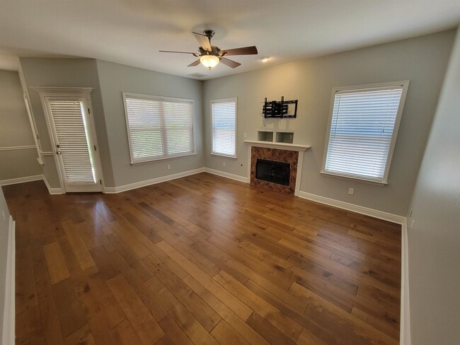 Building Photo - 1120 Archangel Way
