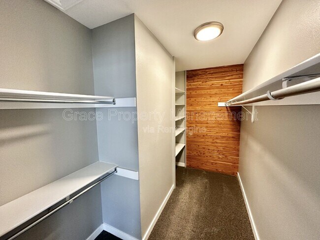 Building Photo - 13274 E Asbury Dr