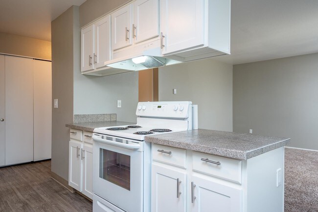 Gresham Park Apartments | Cocina - Willow Park Apartments