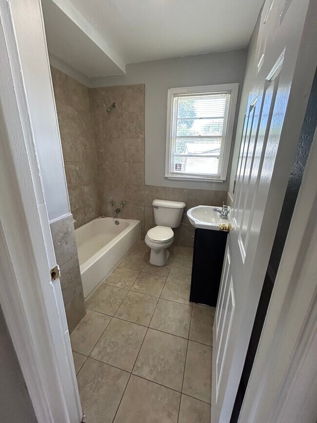 Foto del edificio - 8145 Marion Cir