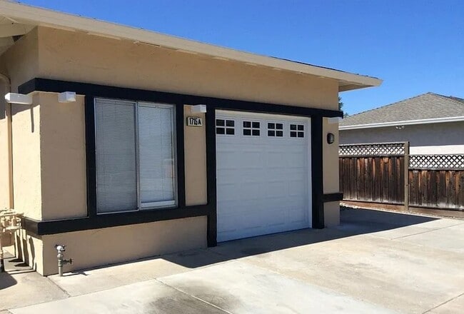 Building Photo - Willow Glen/Cambrian duplex - Beautifully ...