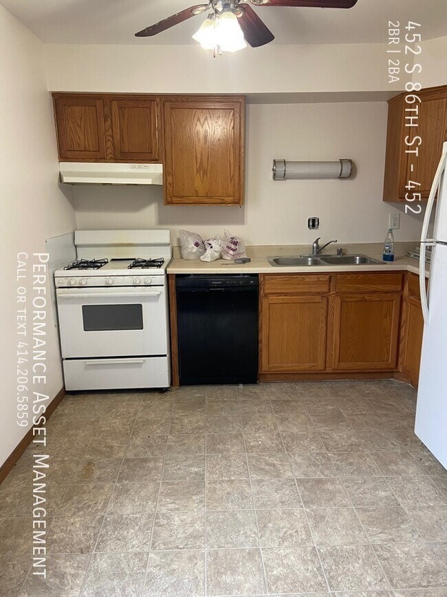 Foto del edificio - Charming 2 bed / 2bathTownhouse Apartment