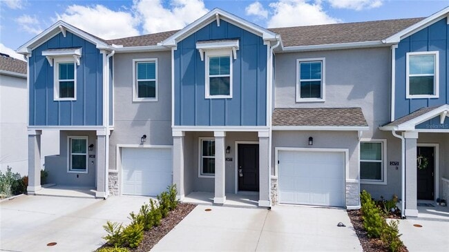 Building Photo - 2587 Skyline Lp