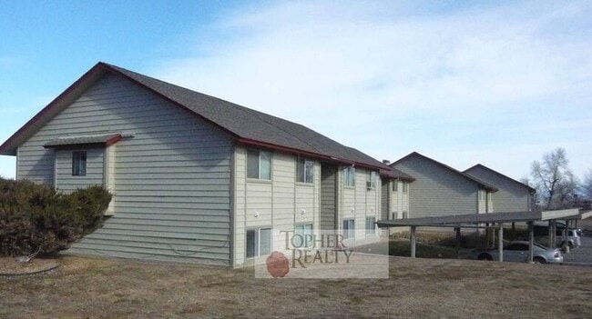 Building Photo - 43 Golf Course Ln