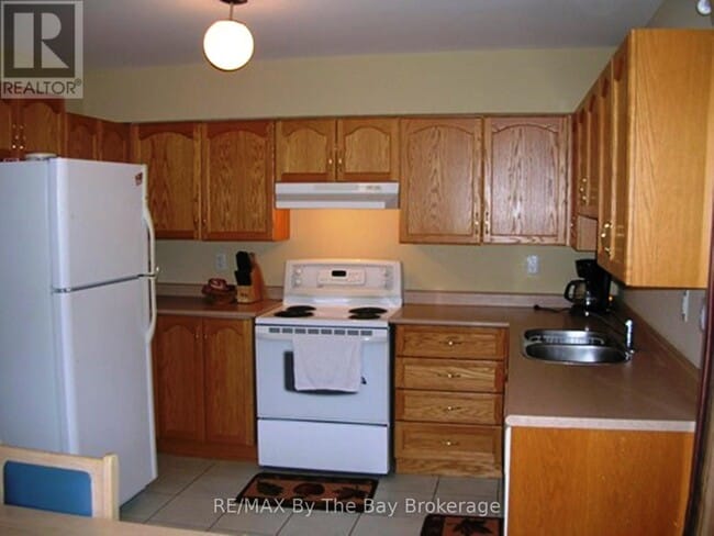 Building Photo - 21 Raglan St