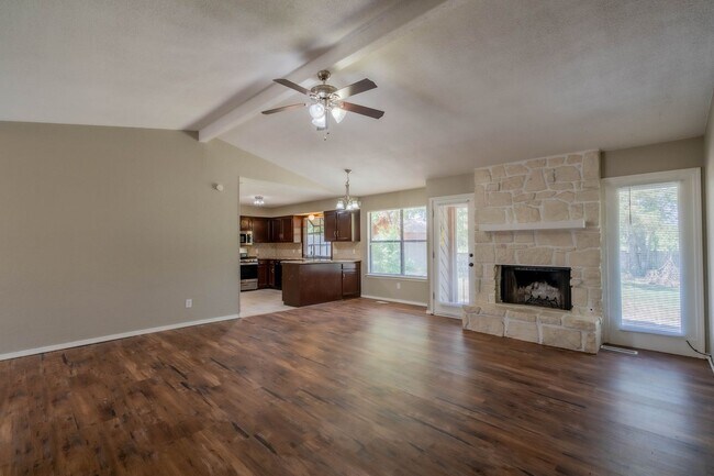 Building Photo - 3 Bed / 2 Bath in Tulsa!