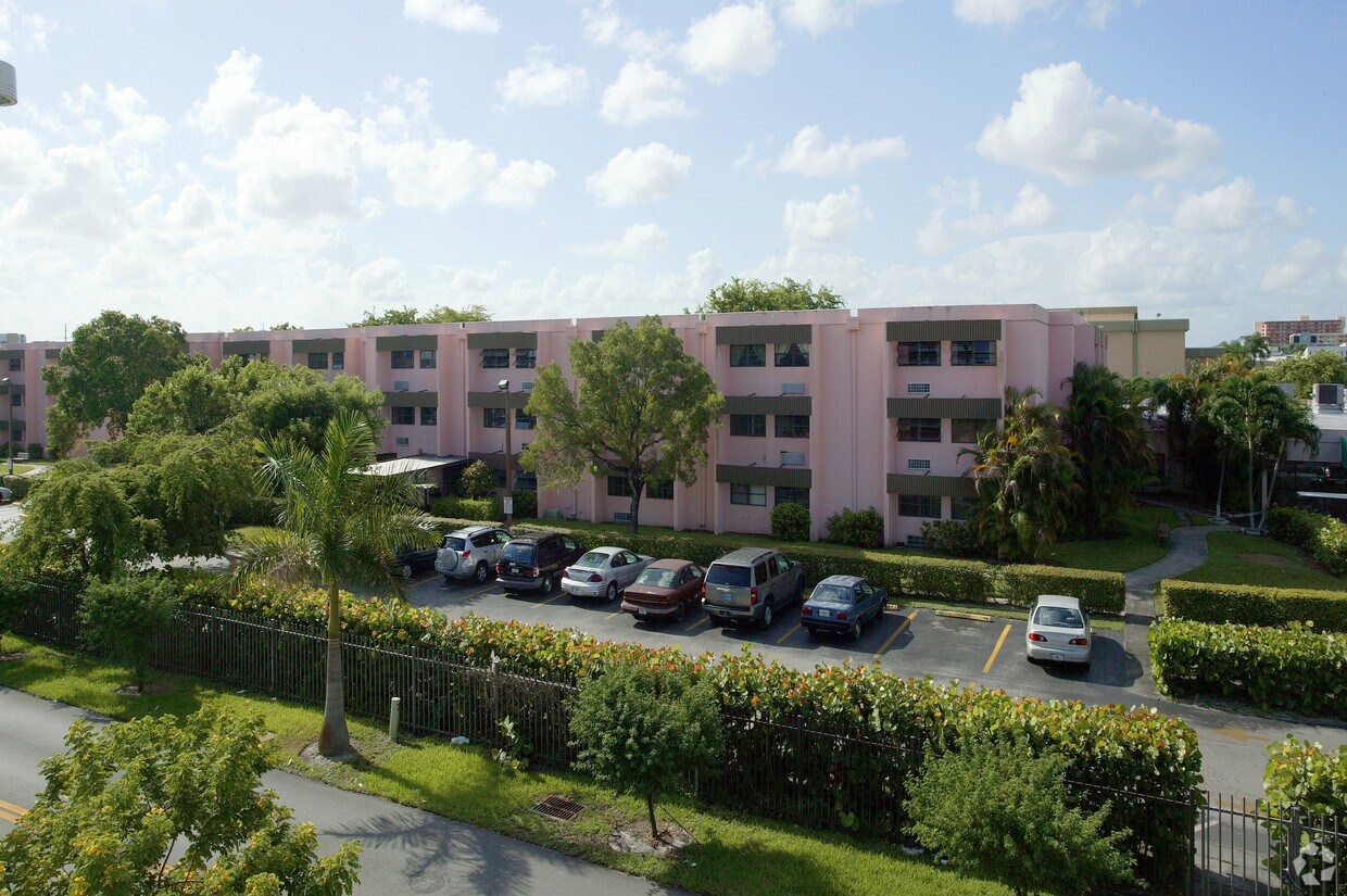 Foto del edificio - Las Palmas Senior Living