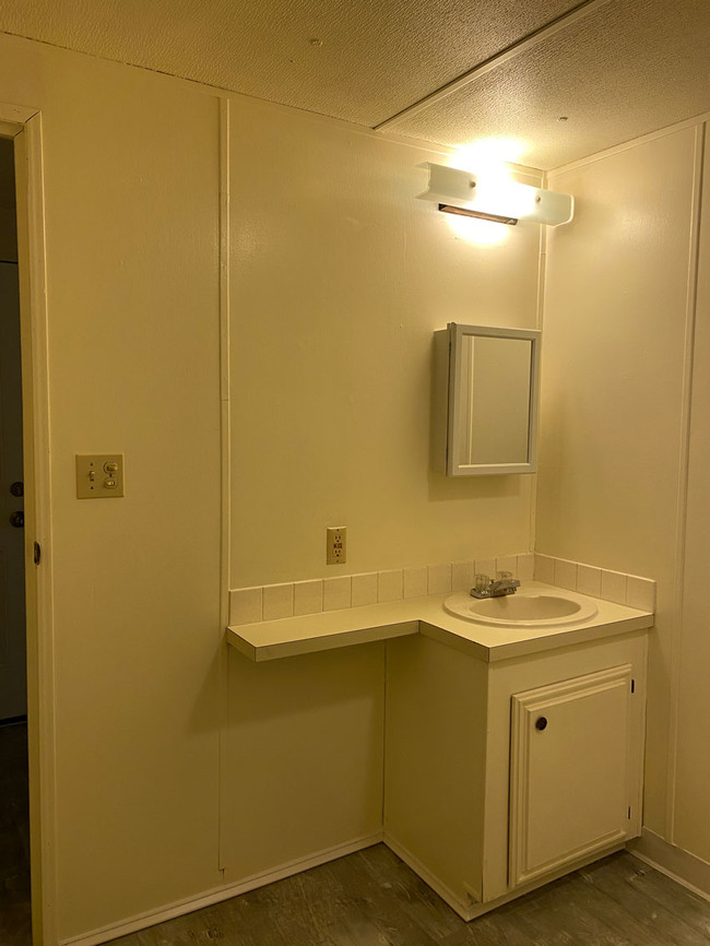 Foto del edificio - 6014 Chatham Dr