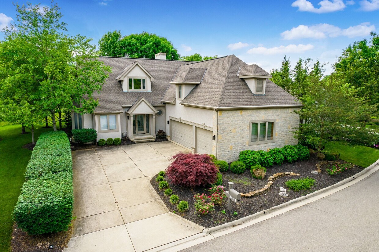 Primary Photo - 8453 Greenside Dr