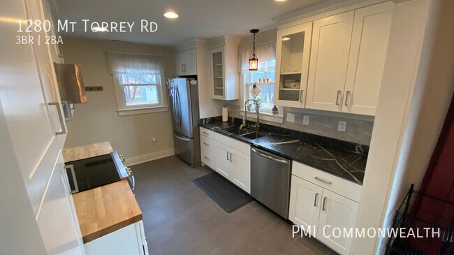 Foto del edificio - 2 Bed / 1 Bath Single Family (Available Now)
