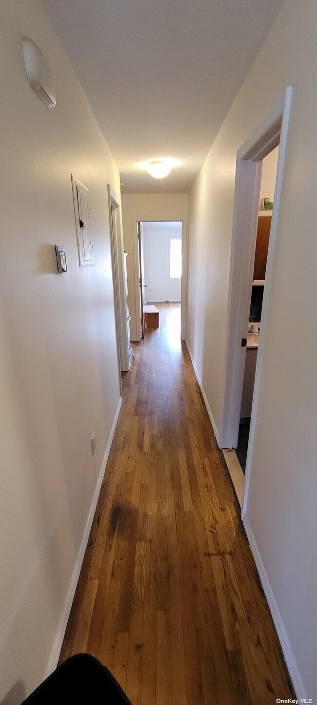 Foto del edificio - 945 E 57th St