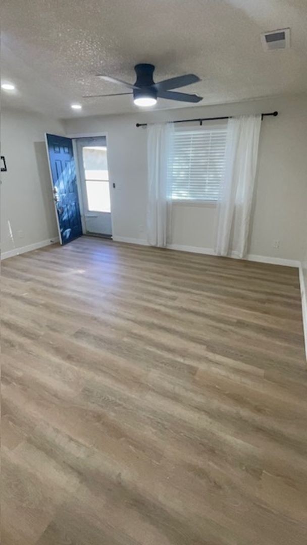 Foto del edificio - Beautiful 3 Bed 1 Bath in Bonanza