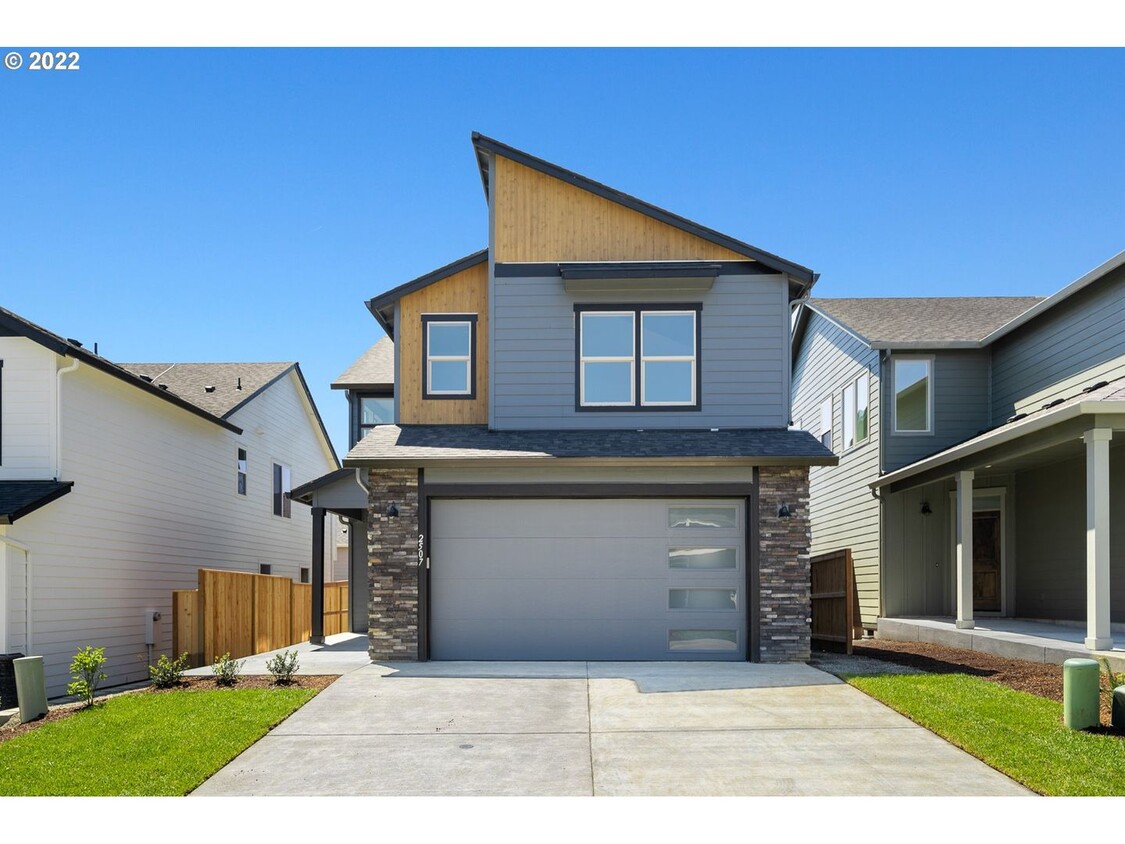 Foto principal - Modern 3 Bedroom, 2.5 Bathroom House in Ri...