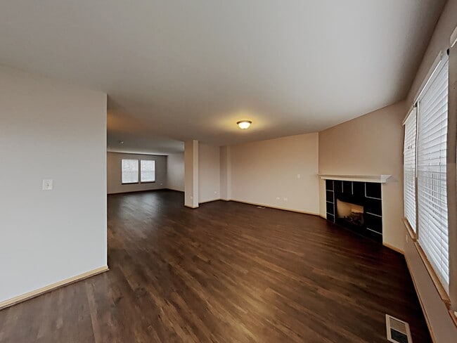 Building Photo - 1731 Ivy Court