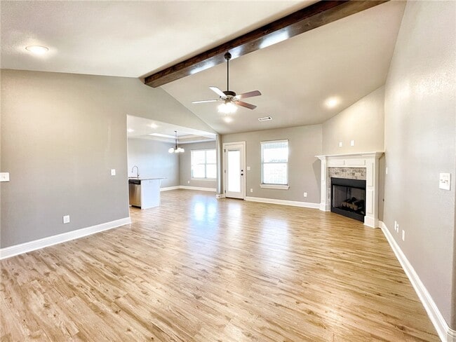 Building Photo - 710 Captain Hopkins St