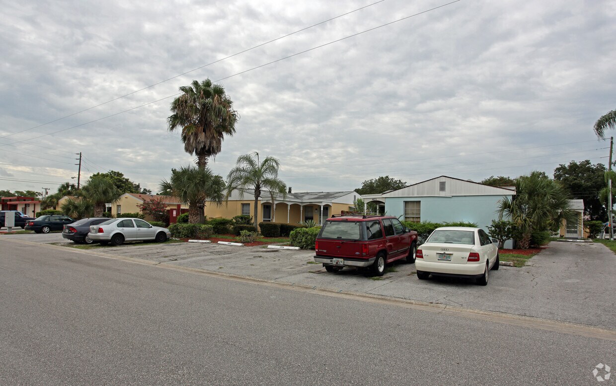 487 Paula Dr S, Dunedin, FL 34698 Apartments in Dunedin, FL