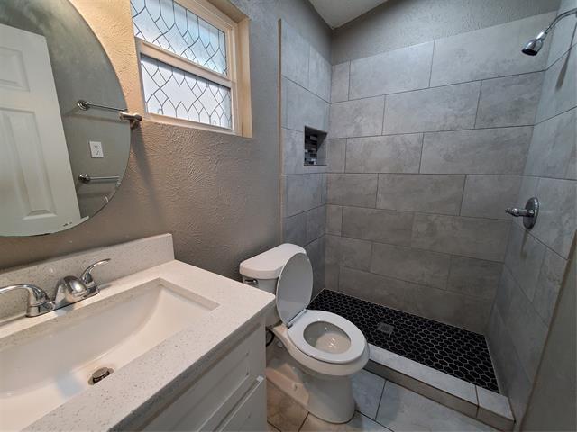 Building Photo - 708 Redbird Dr